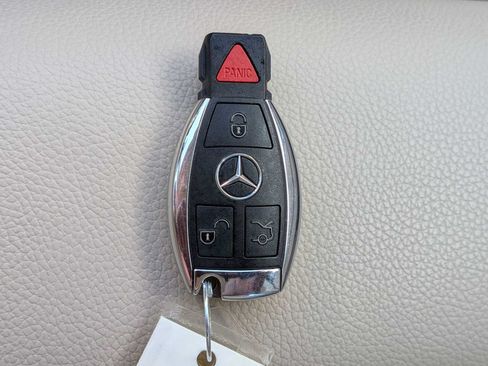 Used 2014 Mercedes-Benz E 350 4MATIC Sedan image 31