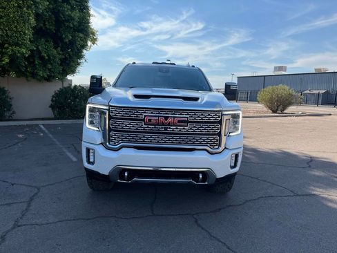 Used 2023 GMC Sierra 3500 Denali image 3