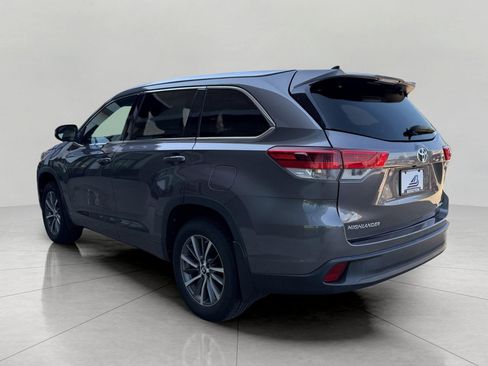 Used 2018 Toyota Highlander XLE AWD/4WD image 10