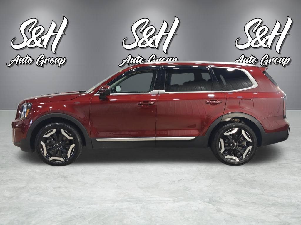 Used 2023 Kia Telluride EX w/ EX Captain's Chair Package AWD/4WD image 17