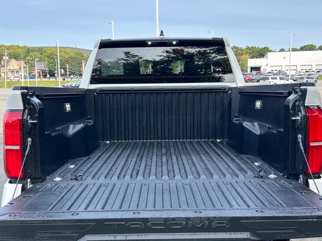 Used 2026 Toyota Tacoma SR5 AWD/4WD image 14