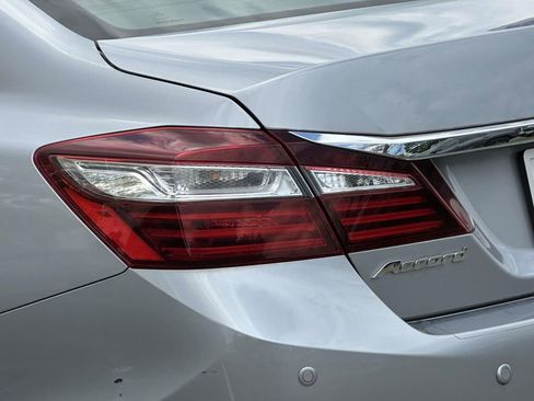 Used 2016 Honda Accord EX-L image 8