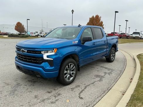 Used 2024 Chevrolet Silverado 1500 RST image 2