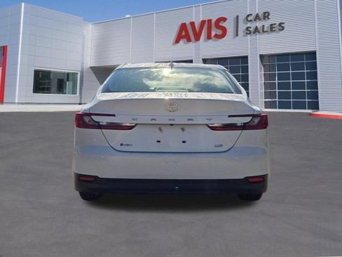 Used 2025 Toyota Camry LE FWD image 9