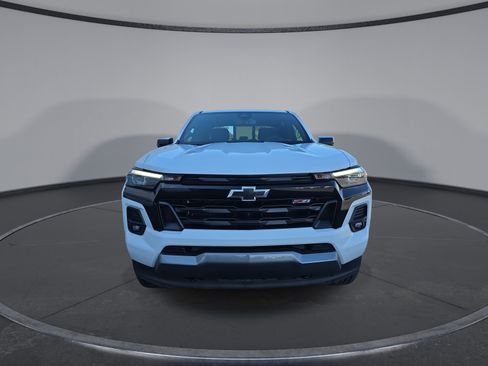 Certified 2024 Chevrolet Colorado Z71 w/ Z71 Convenience Package 2 AWD/4WD image 3