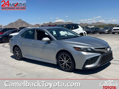 Used 2022 Toyota Camry SE image 1