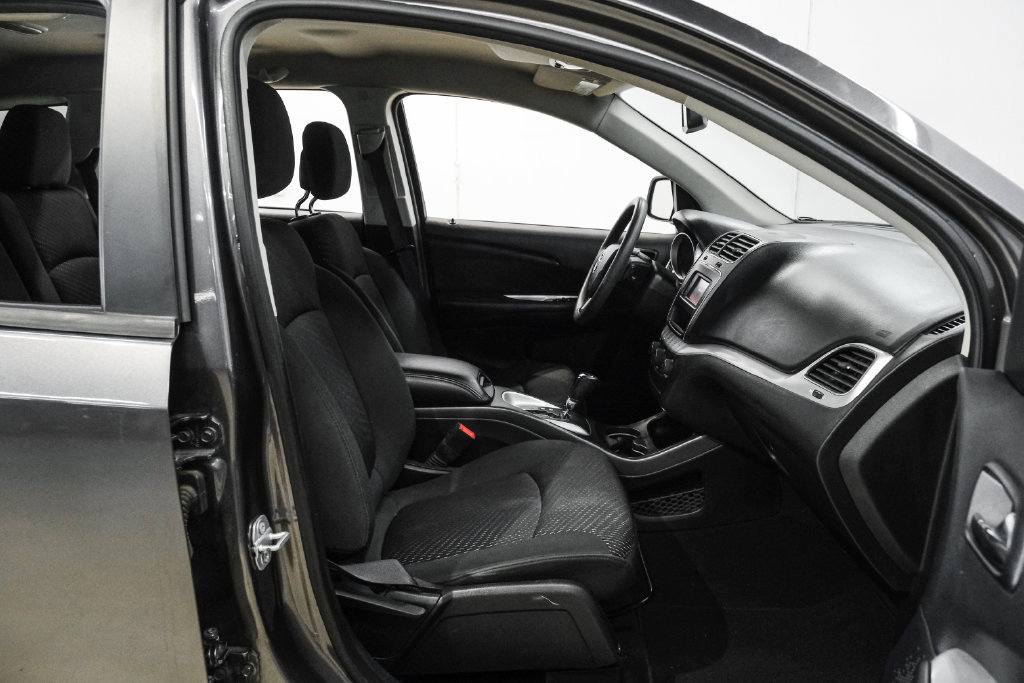 Used 2019 Dodge Journey SE FWD image 33