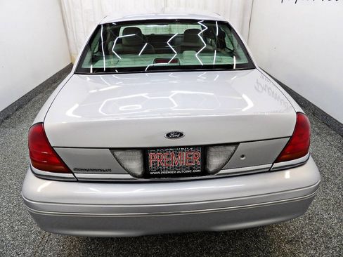 Used 2003 Ford Crown Victoria LX RWD image 5