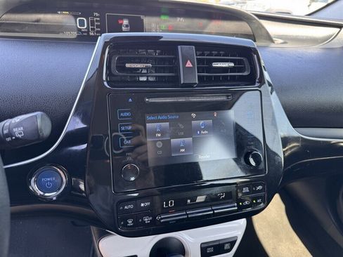 Used 2018 Toyota Prius Two w/ Prius Two Safety Plus Package FWD image 19