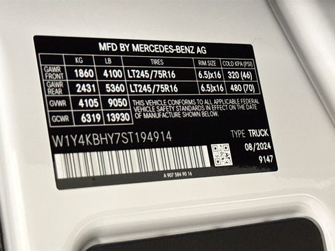 Used 2025 Mercedes-Benz Sprinter 2500 image 30