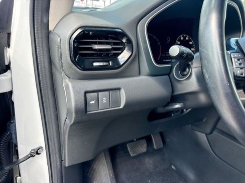 Certified 2024 Honda Pilot Touring image 11