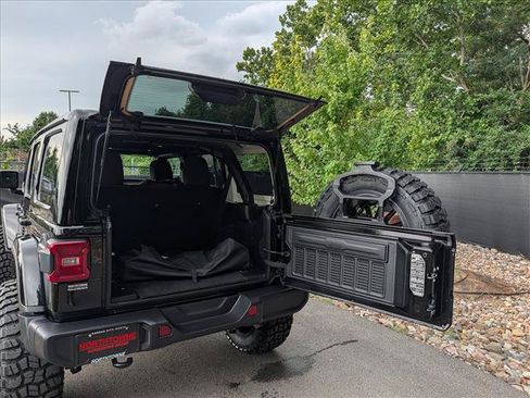 Used 2025 Jeep Wrangler Unlimited Sahara AWD/4WD image 20