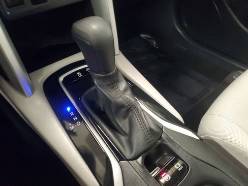 Used 2023 Toyota Corolla Cross L image 28