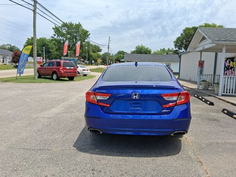 Used 2020 Honda Accord Sport image 2