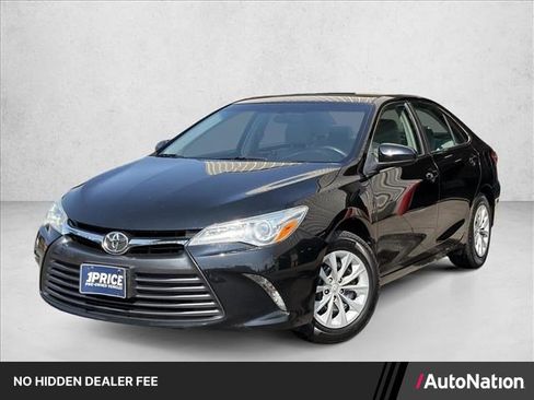 Used 2015 Toyota Camry LE FWD image 1