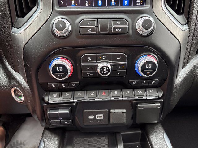 Used 2023 GMC Sierra 3500 Denali w/ Denali Black Diamond Edition AWD/4WD image 18