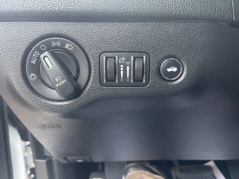 Used 2014 Chrysler 300 S w/ Luxury Group image 18