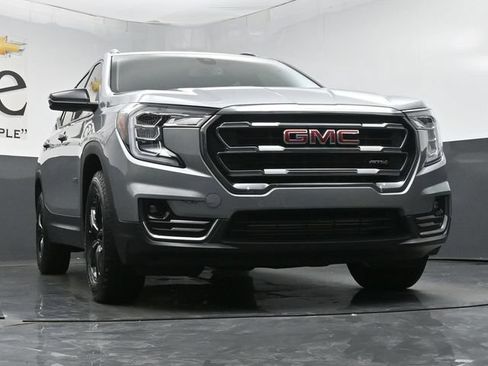 Used 2024 GMC Terrain AT4 AWD/4WD image 3