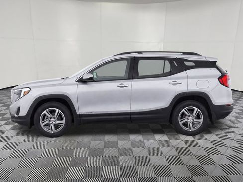 Certified 2018 GMC Terrain SLE w/ Driver Convenience Package AWD/4WD image 18