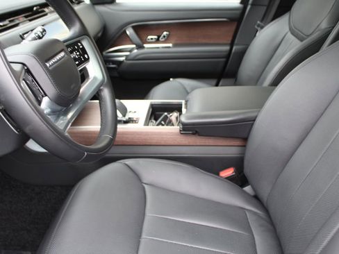 Used 2025 Land Rover Range Rover SE image 22