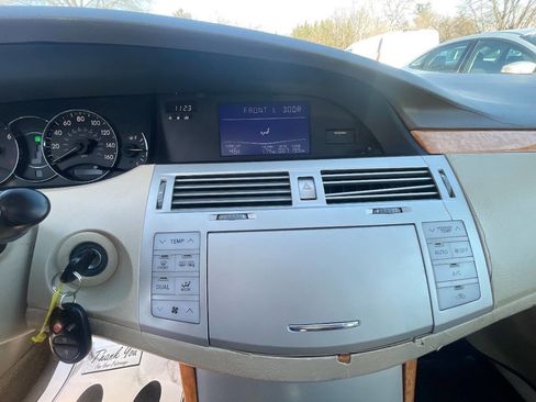 Used 2005 Toyota Avalon XLS image 16