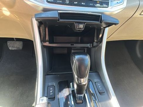 Used 2015 Honda Accord EX-L image 12