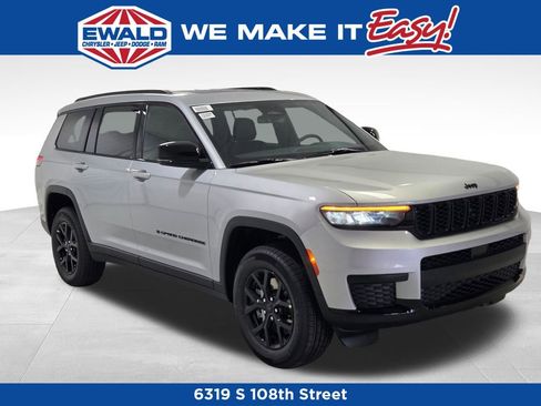 New 2025 Jeep Grand Cherokee L Altitude image 1