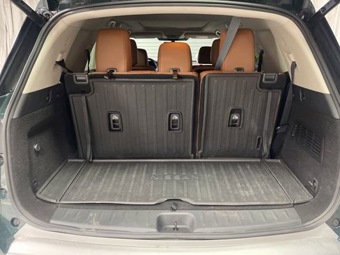 Used 2024 Nissan Pathfinder Platinum image 18
