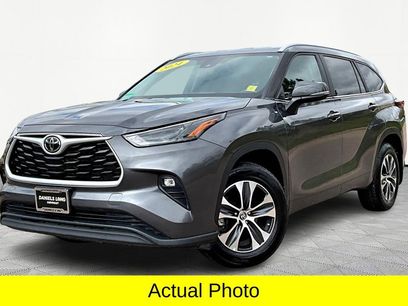 Used 2024 Toyota Highlander AWD