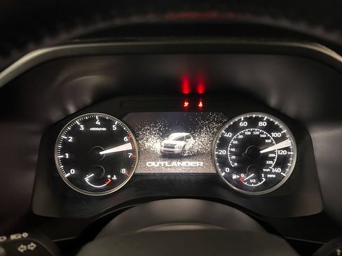 Used 2024 Mitsubishi Outlander SE AWD/4WD image 37