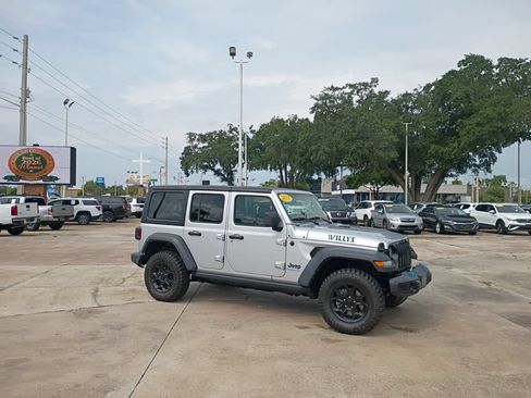 Used 2023 Jeep Wrangler Unlimited AWD/4WD image 35