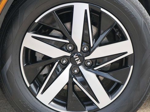 Used 2021 Kia Sorento EX FWD image 2