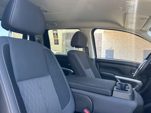 Used 2023 Nissan Titan SV image 15