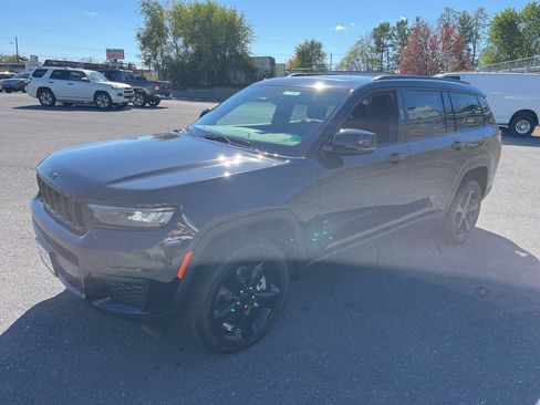New 2025 Jeep Grand Cherokee L Altitude image 5