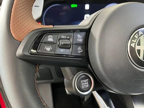 Used 2025 Alfa Romeo Stelvio Sprint image 21