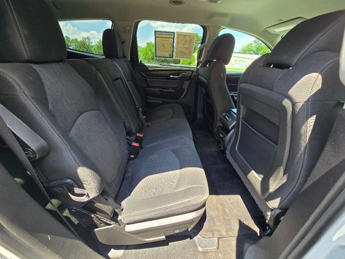 Used 2017 Chevrolet Traverse LT w/ Traveler's Package FWD image 22
