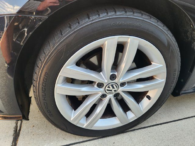 Used 2019 Volkswagen Passat 2.0T Wolfsburg w/ Wheels & Sunroof Package FWD image 9