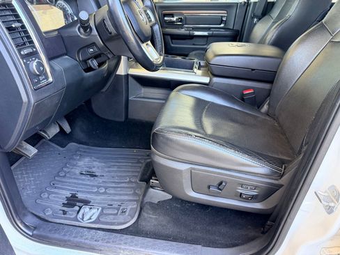 Used 2015 RAM 1500 Laramie w/ Convenience Group AWD/4WD image 18