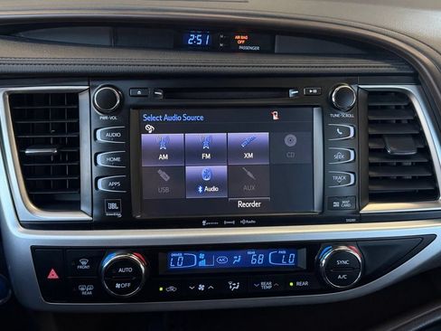 Used 2019 Toyota Highlander Limited AWD/4WD image 15