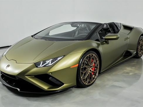 Used 2022 Lamborghini Huracan EVO RWD image 5