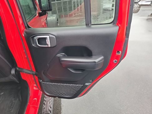 Used 2019 Jeep Wrangler Unlimited Sport S image 33