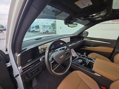 Certified 2025 Cadillac Escalade Premium Luxury w/ Touring Package AWD/4WD image 12