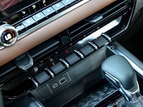 New 2026 GMC Canyon AT4 image 36