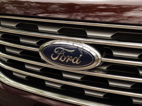 Used 2019 Ford Edge SEL w/ Equipment Group 201A image 33