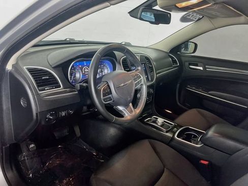 Used 2021 Chrysler 300 Touring w/ Sport Appearance Package RWD image 10
