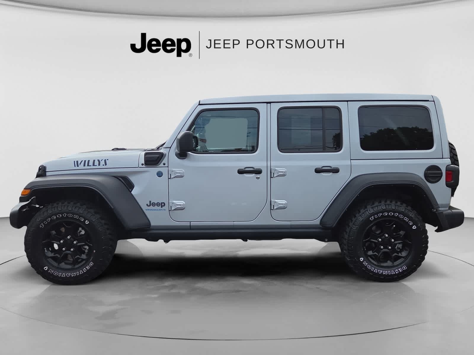 Used 2023 Jeep Wrangler Unlimited w/ Sun & Screen Package AWD/4WD image 4