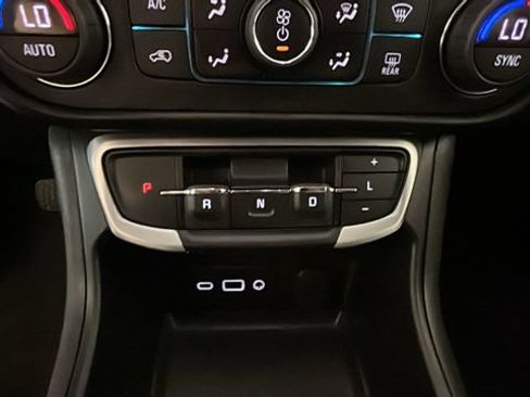 Used 2022 GMC Terrain SLE AWD/4WD image 21