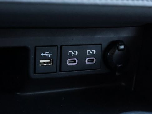 Used 2023 Toyota Highlander L image 22