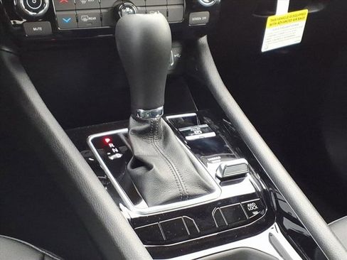 New 2026 Jeep Compass Latitude image 10