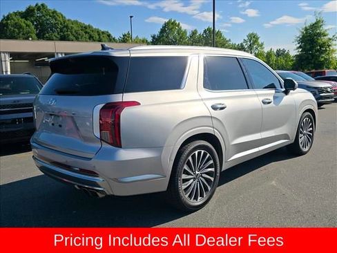 Used 2023 Hyundai Palisade Calligraphy FWD image 3